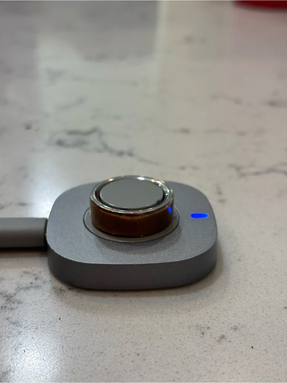 Oura Ring 4 - Gold Smart Ring (Size 9)